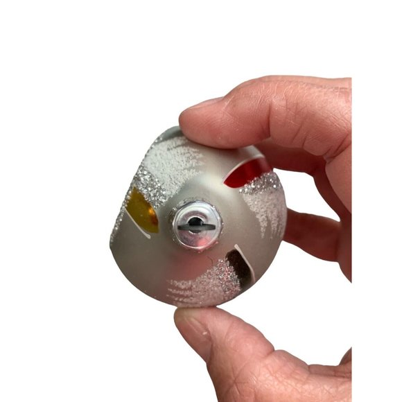 VINTAGE HAND PAINTED INDENT TEARDROP GLASS CHRISTMAS ORNAMENT Silver Red - Picture 5 of 5